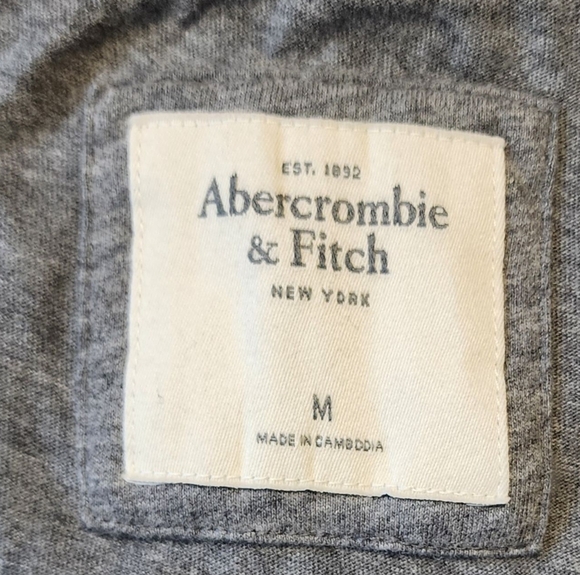 Abercrombie & Fitch Medium Floral V-Neck Shirt - Picture 2 of 7